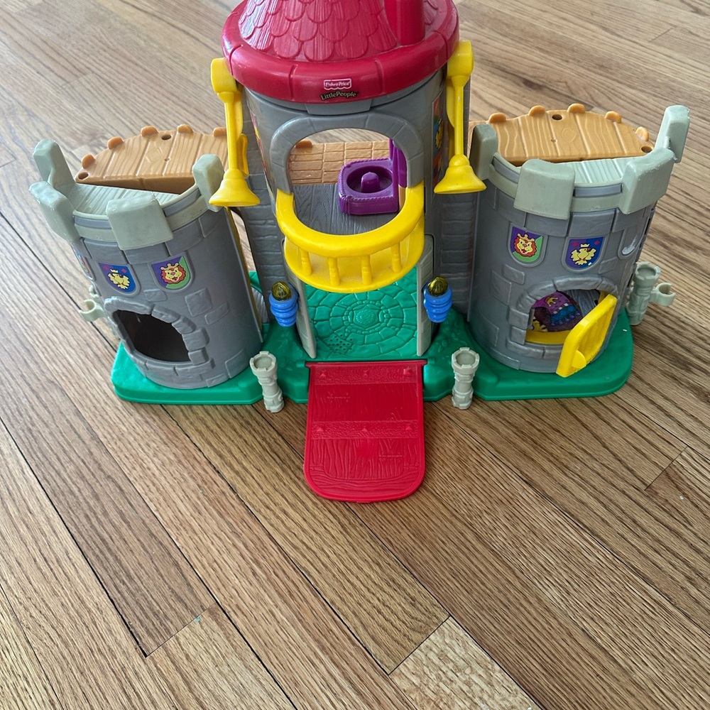 2003 Fisher-Price little people - lil kingdom castle